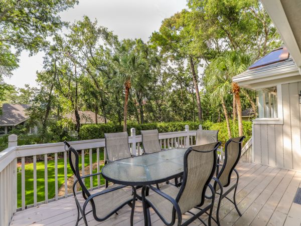 Hilton Head Vacation Pool Home Six bedroom Walk to Beach