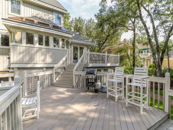Hilton Head Vacation Pool Home Six bedroom Walk to Beach