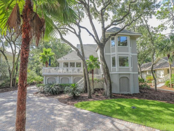 Hilton Head Vacation Pool Home Six bedroom Walk to Beach