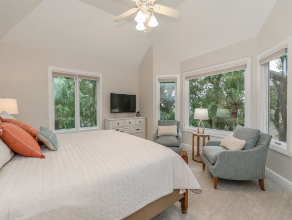 Hilton Head Vacation Pool Home Six bedroom Walk to Beach