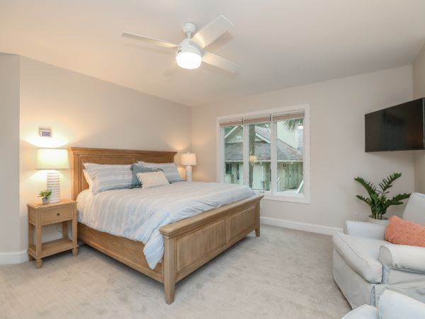 Hilton Head Vacation Pool Home Six bedroom Walk to Beach