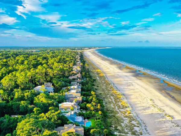Hilton Head Vacation Pool Home Six bedroom Walk to Beach