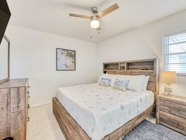 Lovely Two Story 4 Bedroom Rental Walk to Beach