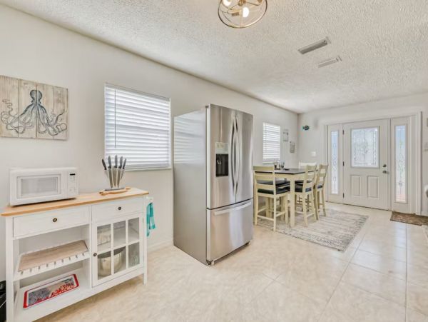 Lovely Two Story 4 Bedroom Rental Walk to Beach