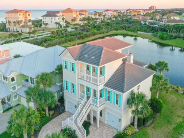 Gulf View Palm Coat Vacation Home Walk to Beach