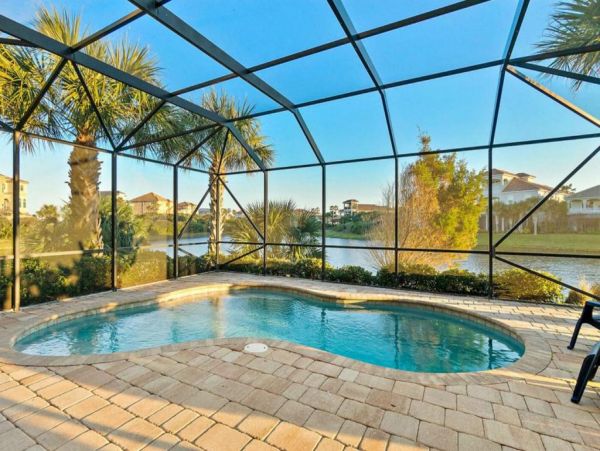 Gulf View Palm Coat Vacation Home Walk to Beach