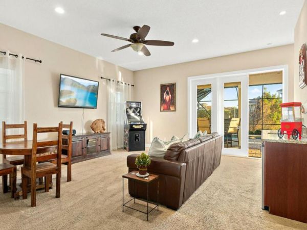 Gulf View Palm Coat Vacation Home Walk to Beach