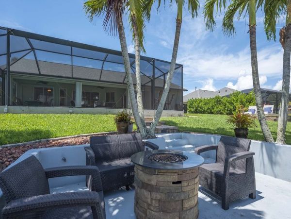 Stunning Cape Coral Luxury Pool Home Boat Dock
