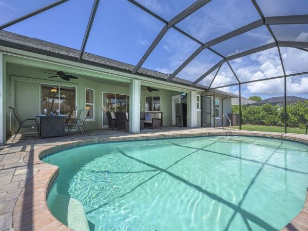 Stunning Cape Coral Luxury Pool Home Boat Dock