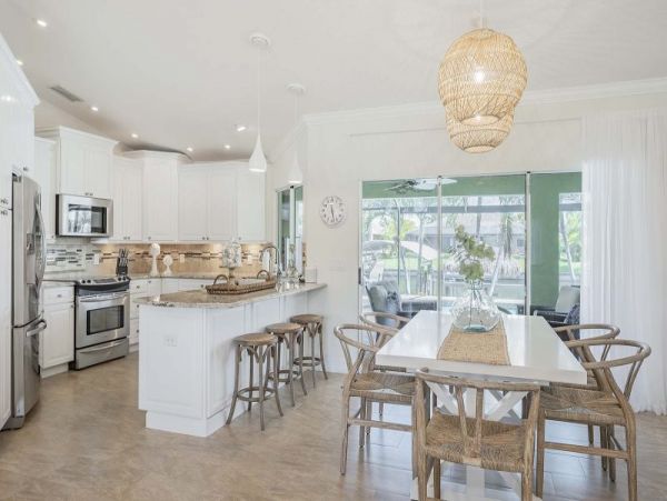 Stunning Cape Coral Luxury Pool Home Boat Dock