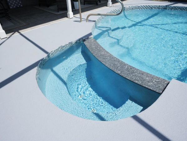 Five Bedroom Home in Palm Coast with Caged Pool