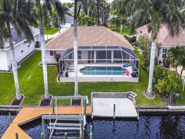 Beautiful Cape Coral Vacation Home Three Bedroom
