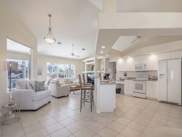 Beautiful Cape Coral Vacation Home Three Bedroom