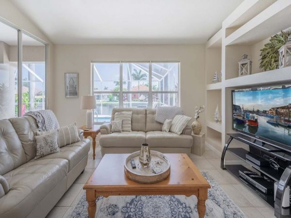 Beautiful Cape Coral Vacation Home Three Bedroom