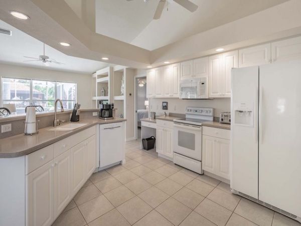 Beautiful Cape Coral Vacation Home Three Bedroom