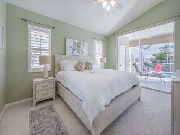 Beautiful Cape Coral Vacation Home Three Bedroom