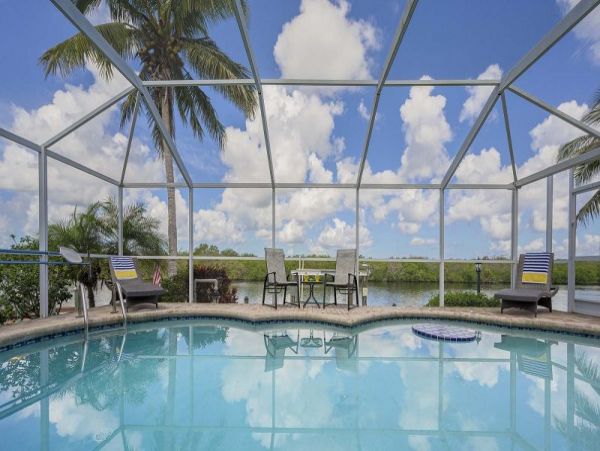 Lovely Bayfront Vacation Home cape Coral.
