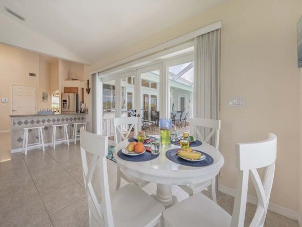 Lovely Bayfront Vacation Home cape Coral.