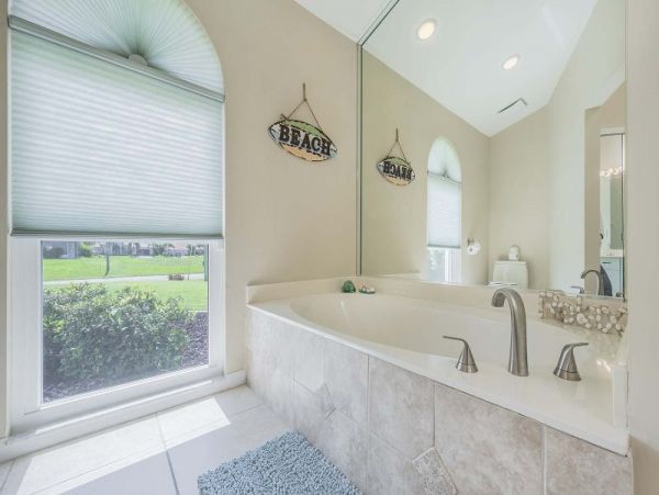 Lovely Bayfront Vacation Home cape Coral.