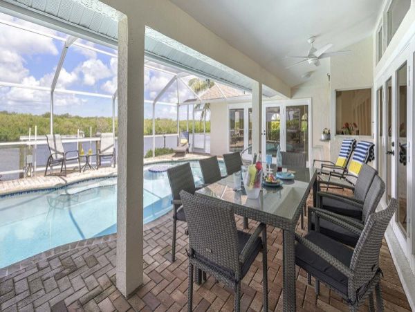 Lovely Bayfront Vacation Home cape Coral.