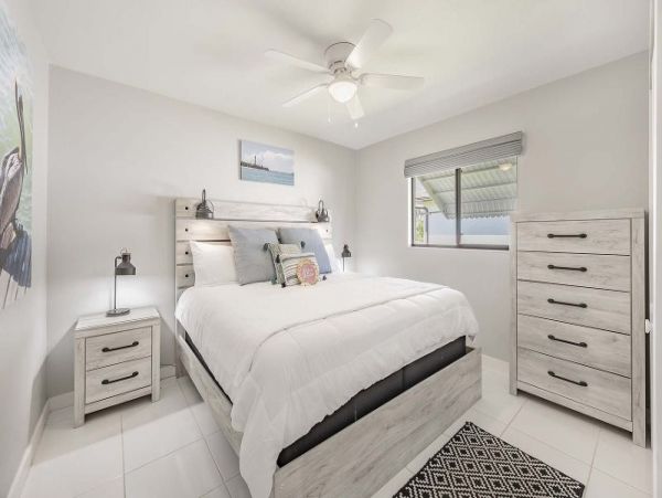 Lovely 3 Bedroom Home in Cape Coral Sleeps 6