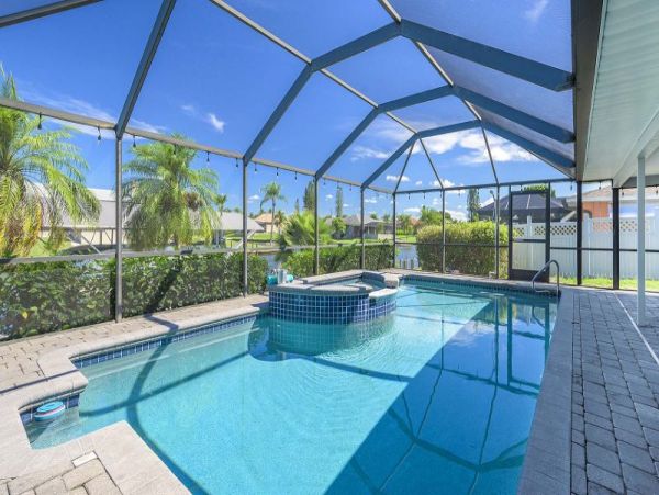 Lovely 3 Bedroom Home in Cape Coral Sleeps 6