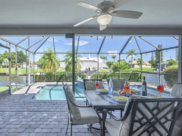 Lovely 3 Bedroom Home in Cape Coral Sleeps 6