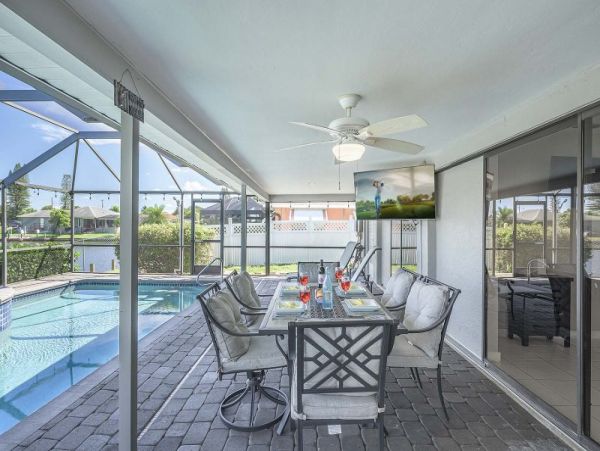 Lovely 3 Bedroom Home in Cape Coral Sleeps 6