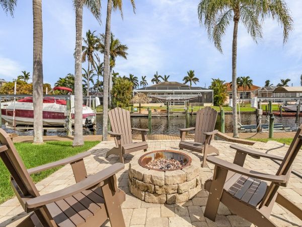 Perfect 4-Bedroom Waterfront Retreat with a Pool in Cape Coral