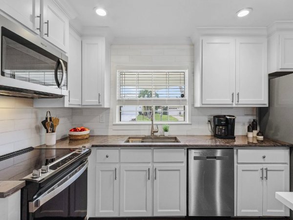Perfect 4-Bedroom Waterfront Retreat with a Pool in Cape Coral