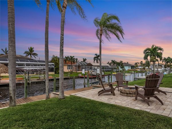 Perfect 4-Bedroom Waterfront Retreat with a Pool in Cape Coral