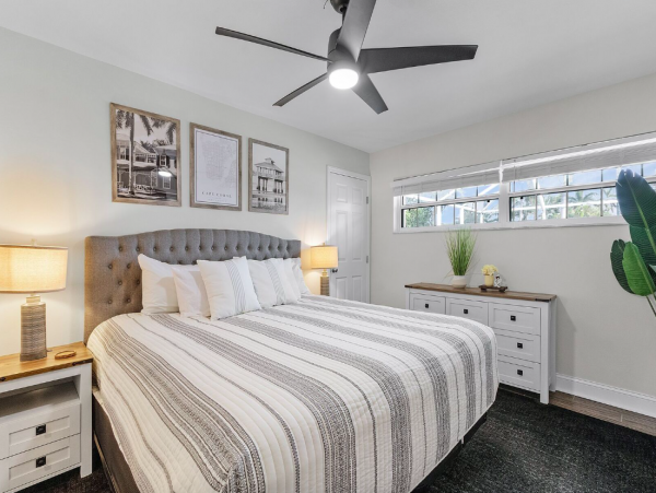 Perfect 4-Bedroom Waterfront Retreat with a Pool in Cape Coral