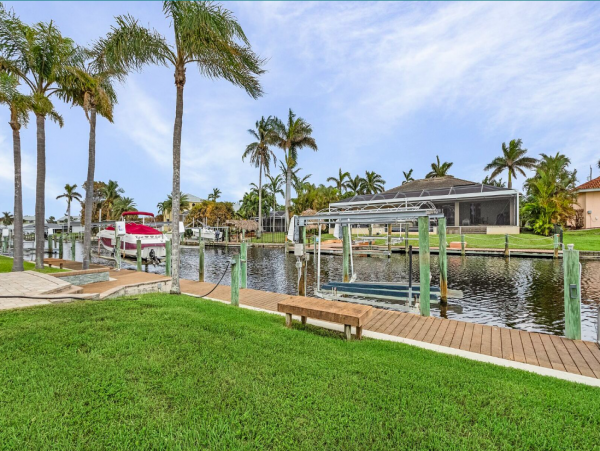 Perfect 4-Bedroom Waterfront Retreat with a Pool in Cape Coral