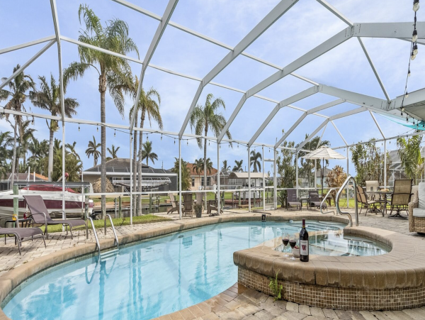 Perfect 4-Bedroom Waterfront Retreat with a Pool in Cape Coral