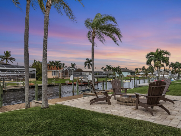 Perfect 4-Bedroom Waterfront Retreat with a Pool in Cape Coral