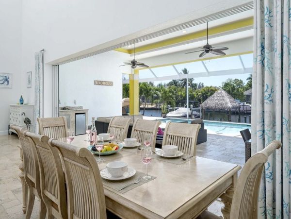 Beautiful 5 Bedroom Home with Canal View Sleeps 10