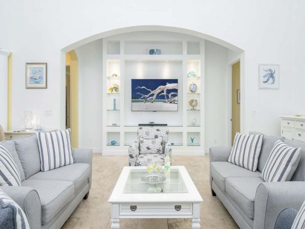 Beautiful 5 Bedroom Home with Canal View Sleeps 10