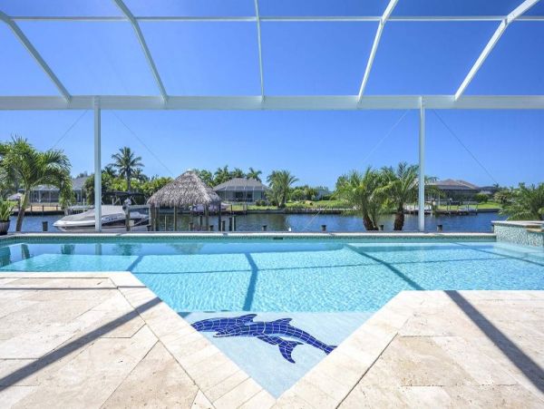 Beautiful 5 Bedroom Home with Canal View Sleeps 10