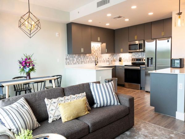 Lovely Condo with 1 Bedroom Plus Den Sleeps 4 Guests