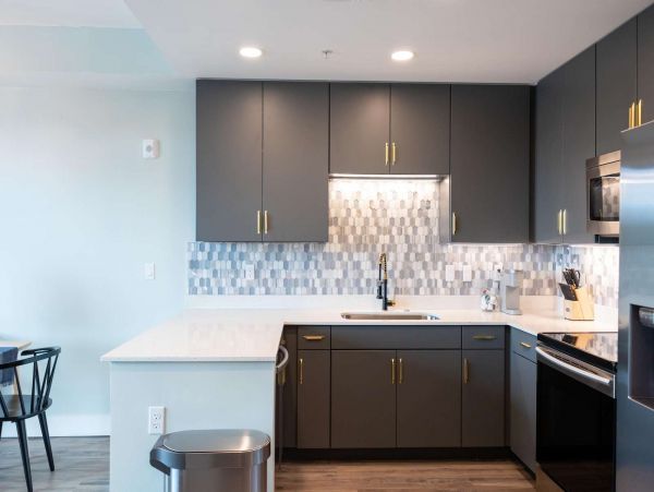 Lovely Condo with 1 Bedroom Plus Den Sleeps 4 Guests