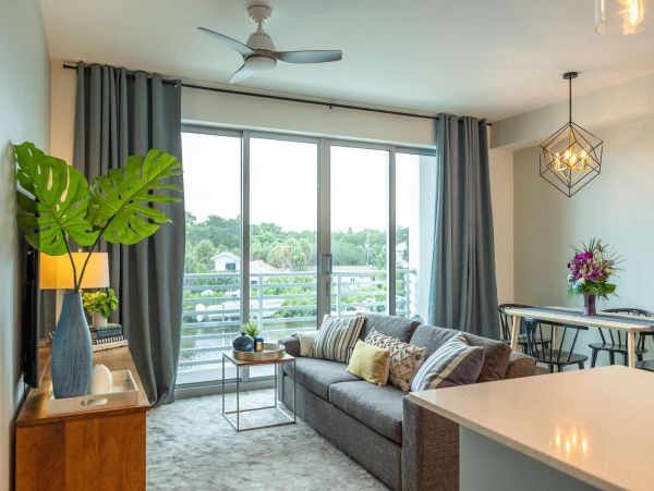 Lovely Condo with 1 Bedroom Plus Den Sleeps 4 Guests