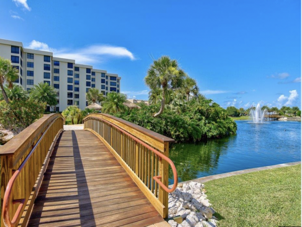Siesta Key Lovely Beach to Bay Vacation Condo
