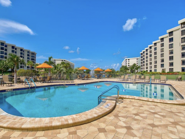 Siesta Key Lovely Beach to Bay Vacation Condo