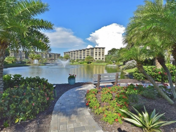 Siesta Key Lovely Beach to Bay Vacation Condo