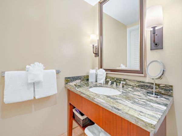 Oceanfront Kaanapali Vacation Condo Three Bedroom
