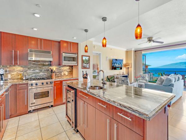 Oceanfront Kaanapali Vacation Condo Three Bedroom