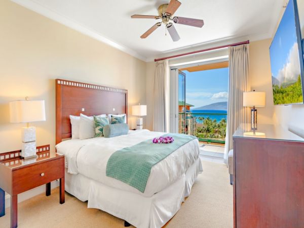Oceanfront Kaanapali Vacation Condo Three Bedroom