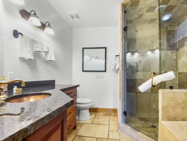 Beautiful Duplex with 6 Bedrooms & Sleeps 14 Walk to Lift