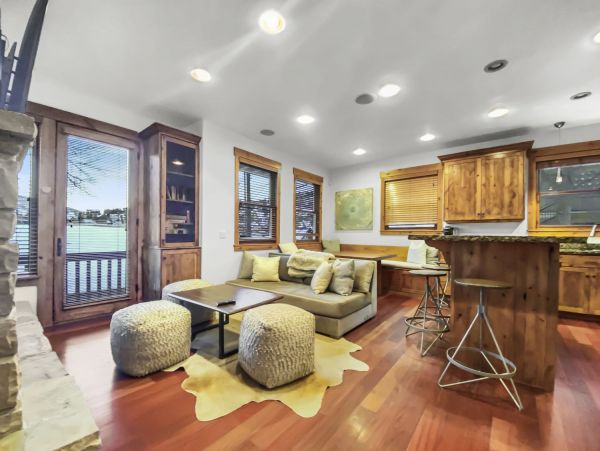 Beautiful Duplex with 6 Bedrooms & Sleeps 14 Walk to Lift