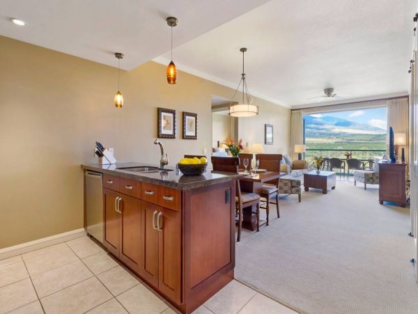 Fantastic Two Suites with 3 Bedrooms & Sleeps 10